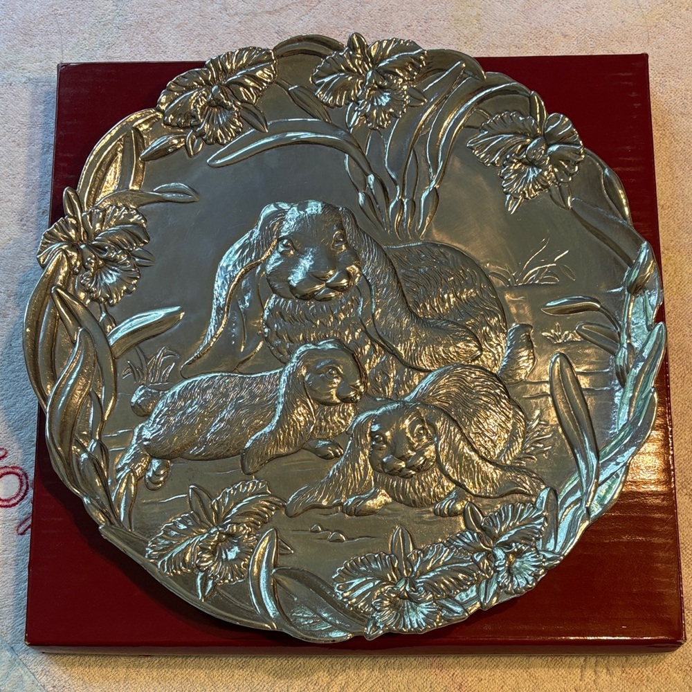 VTG 1994 Arthur Court 12” Bunny/Orchid Plate